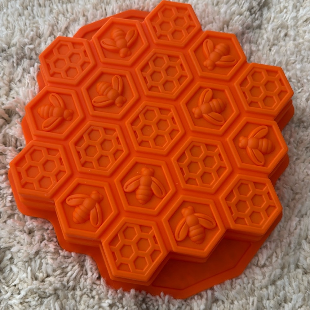 Amazon Orange Honeycomb Silicone Baking Mold